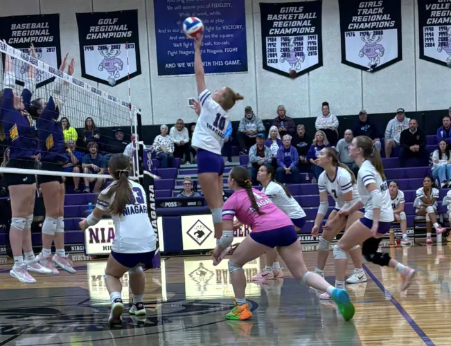 Florence, Niagara to play for regional VB crown